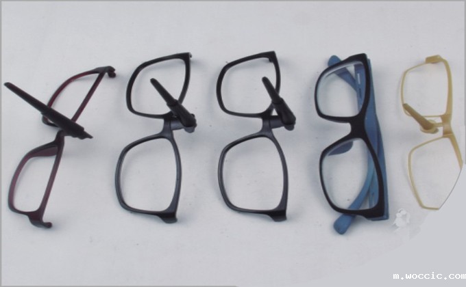 JTT-850DM双滑板立式塑机产品案例