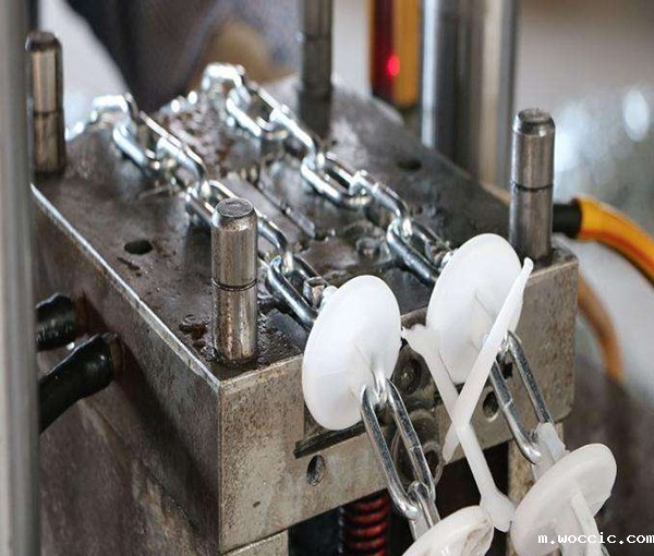 畜牧养猪输送饲料链条生产图